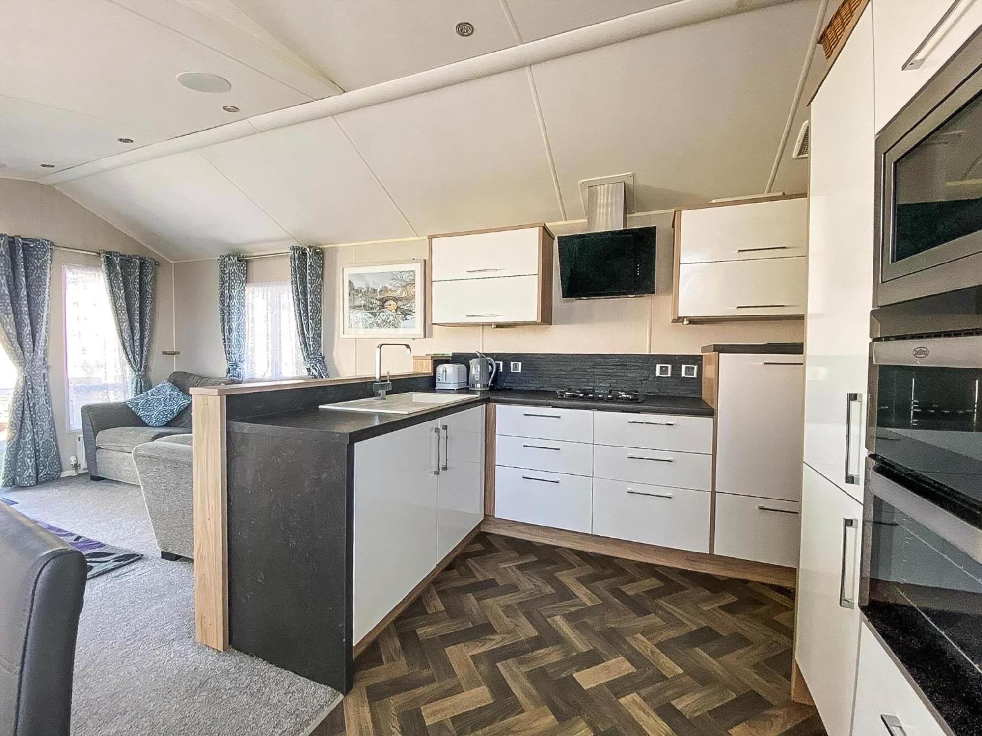 Luxury Caravan At Seaview Holiday Park In Kent Ref 47034Pb Whitstable Exterior photo