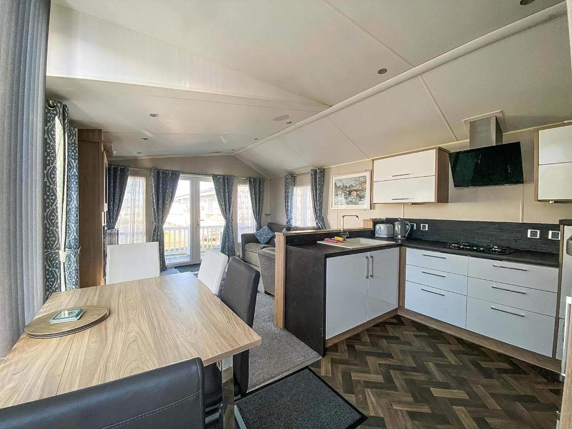 Luxury Caravan At Seaview Holiday Park In Kent Ref 47034Pb Whitstable Exterior photo