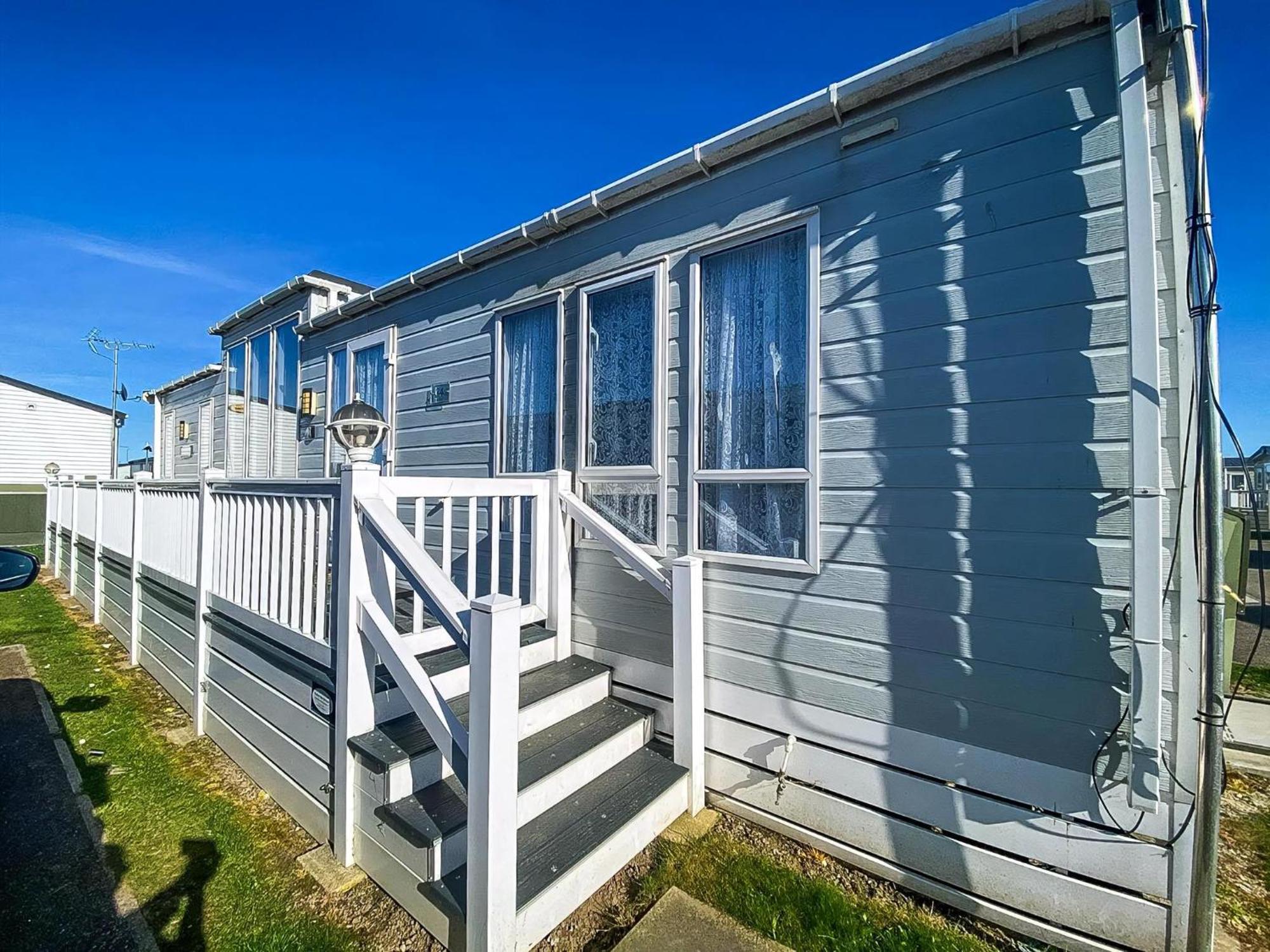 Luxury Caravan At Seaview Holiday Park In Kent Ref 47034Pb Whitstable Exterior photo
