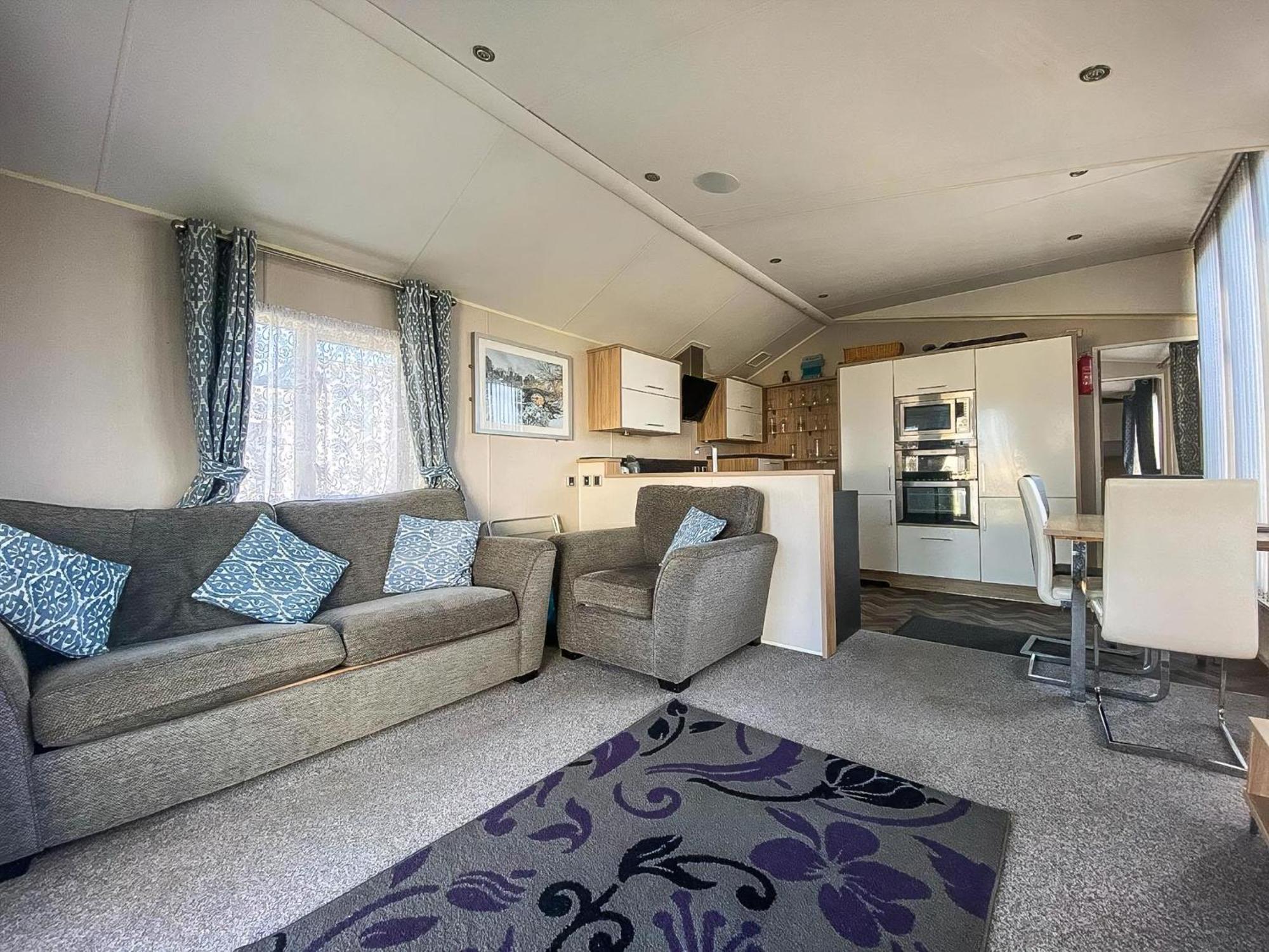 Luxury Caravan At Seaview Holiday Park In Kent Ref 47034Pb Whitstable Exterior photo